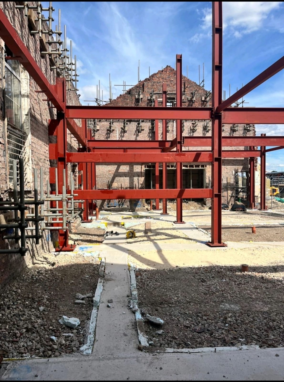 Mezzanine floor steel frame installation